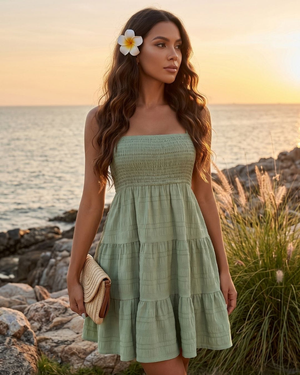 Vestido Curto Evasê Alça Fina Com Lastex E Babados Casual