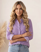 Camisa Feminina Listrada Com Botões E Bolso Frontal