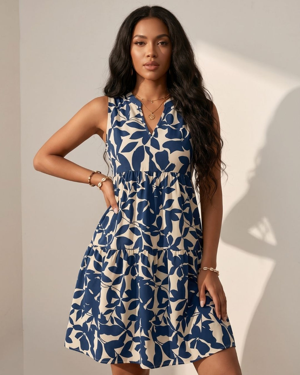 Vestido Curto Evasê Decote V Sem Manga Estampado Floral