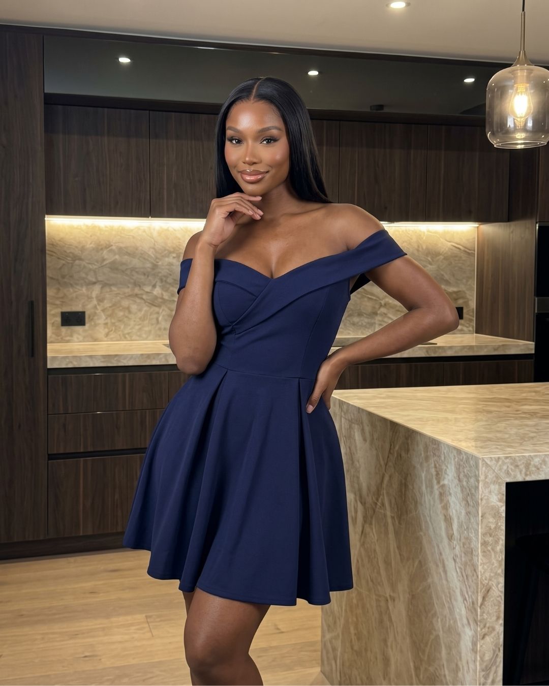 Vestido Curto Ombro A Ombro Com Decote Transpassado