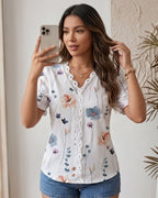 Blusa Feminina Floral Com Renda No Decote E Manga Curta