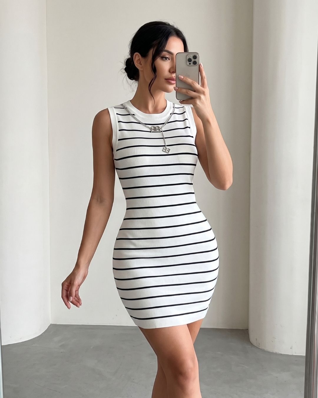 Vestido Midi Justo Sem Manga Gola Redonda Listrado Casual