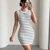 Vestido Midi Justo Sem Manga Gola Redonda Listrado Casual
