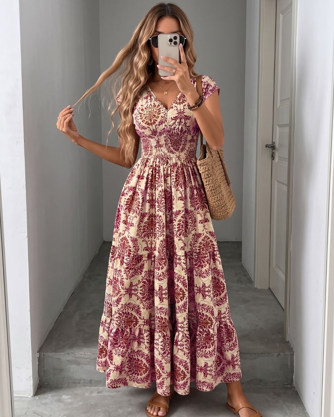 Vestido Longo Estampado Com Decote V E Cintura Marcada