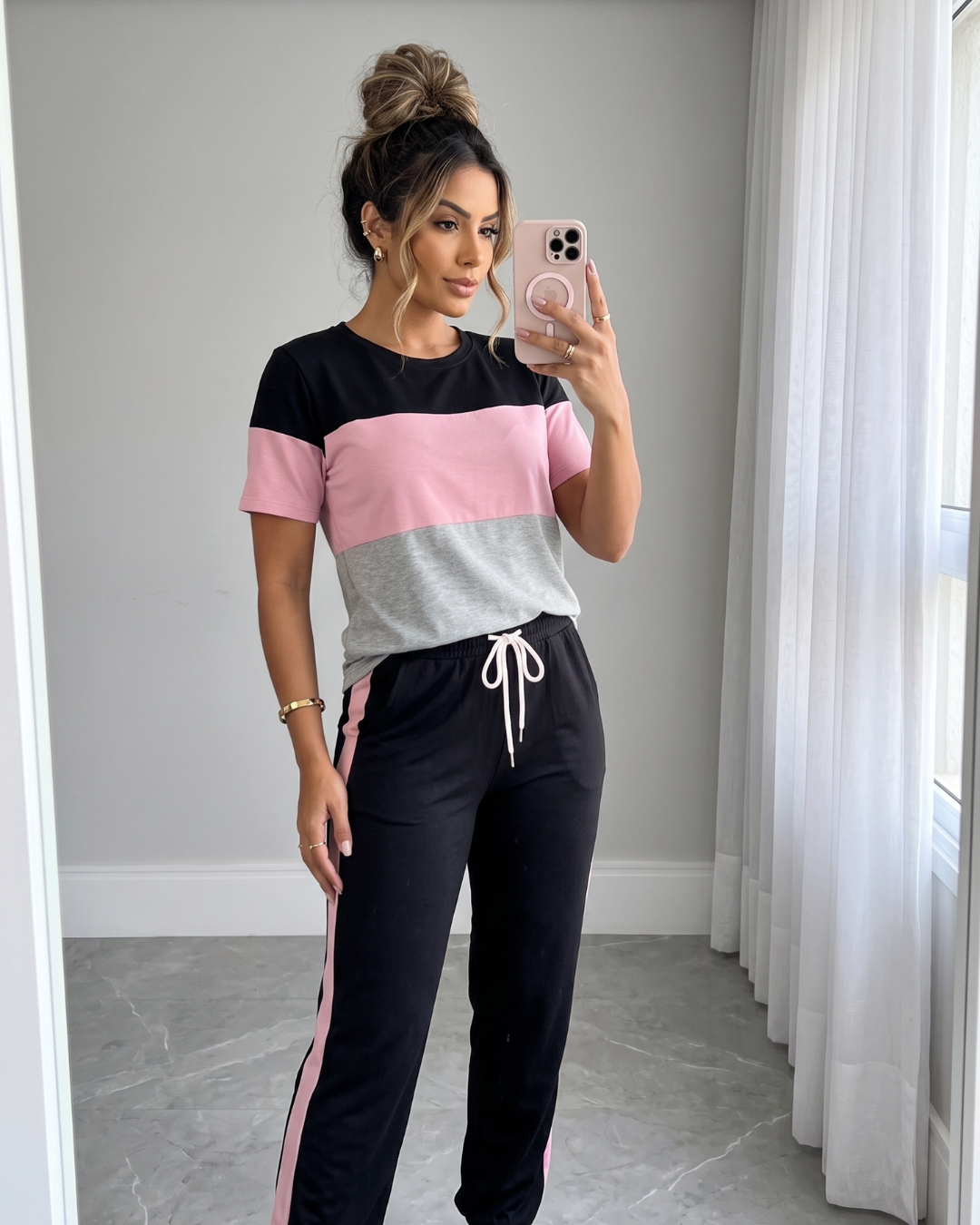Conjunto Blusa Manga Curta E Calça Reta Com Faixa Lateral