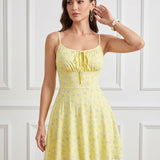Vestido Curto Evasê Alça Fina Franzido Com Amarração Floral