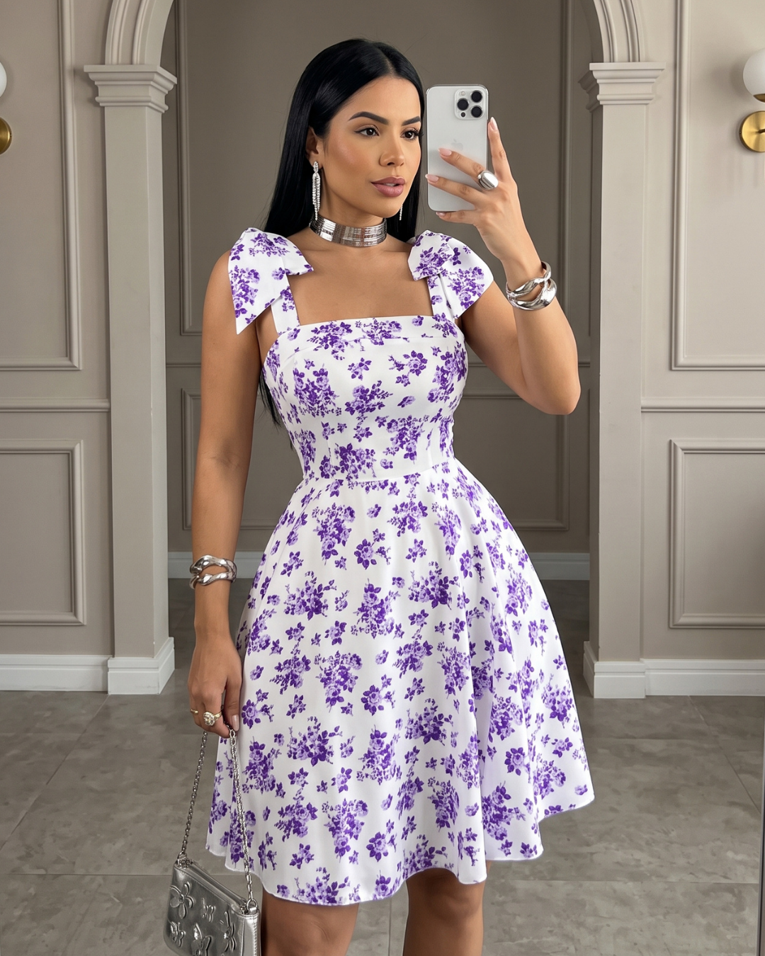 Vestido Curto Floral Rodado Com Alças De Laço E Lastex
