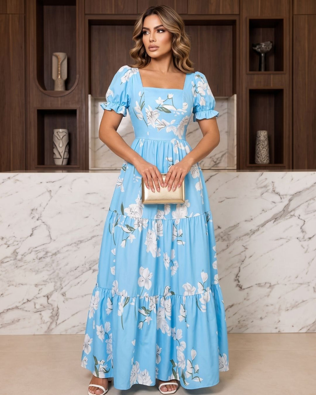 Vestido Longo Floral Com Decote Quadrado E Saia Em Camadas