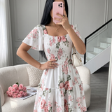 Vestido Curto Evasê Decote Quadrado Com Lastex Floral Romântico