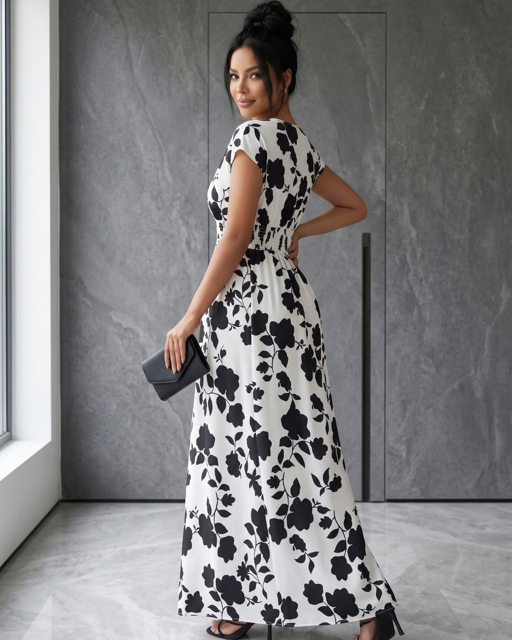 Vestido Longo Floral Com Decote Transpassado E Cintura Marcada