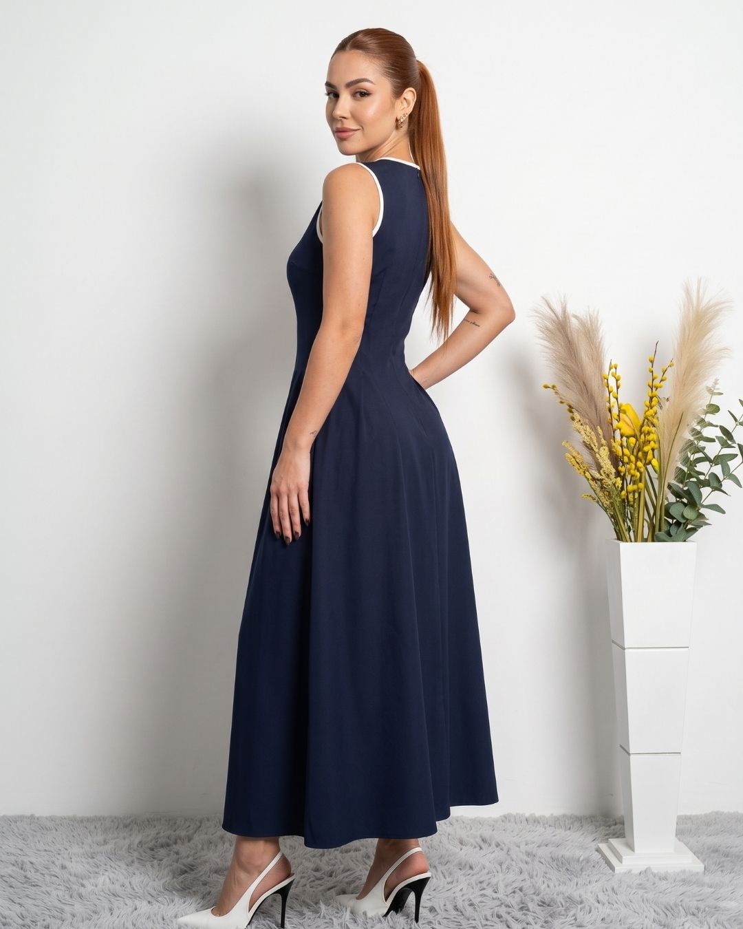 Vestido Midi Evasê Com Laço Frontal E Decote Redondo