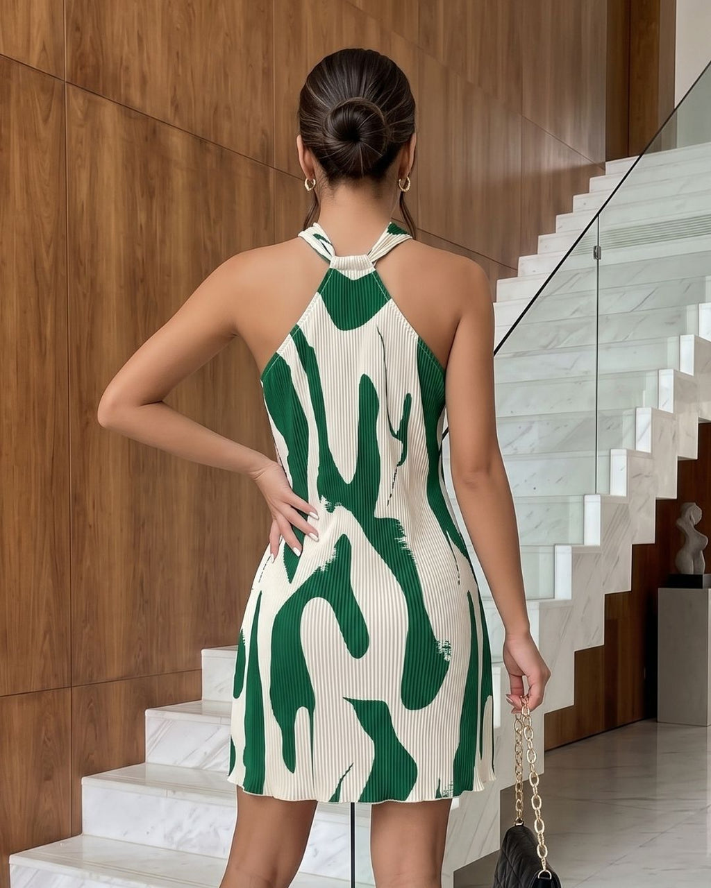 Vestido Curto Frente Única Plissado Com Estampa Abstrata