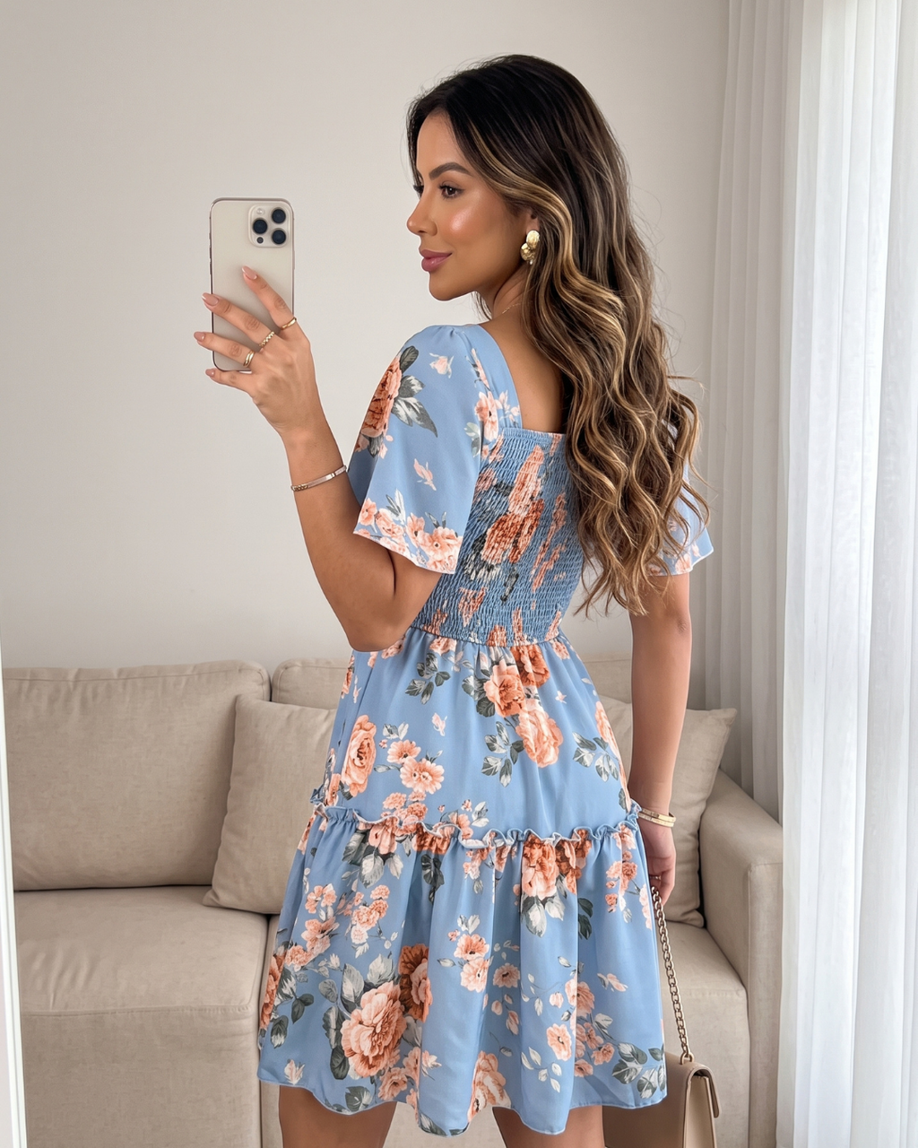 Vestido Curto Floral Com Lastex E Manga Fluida
