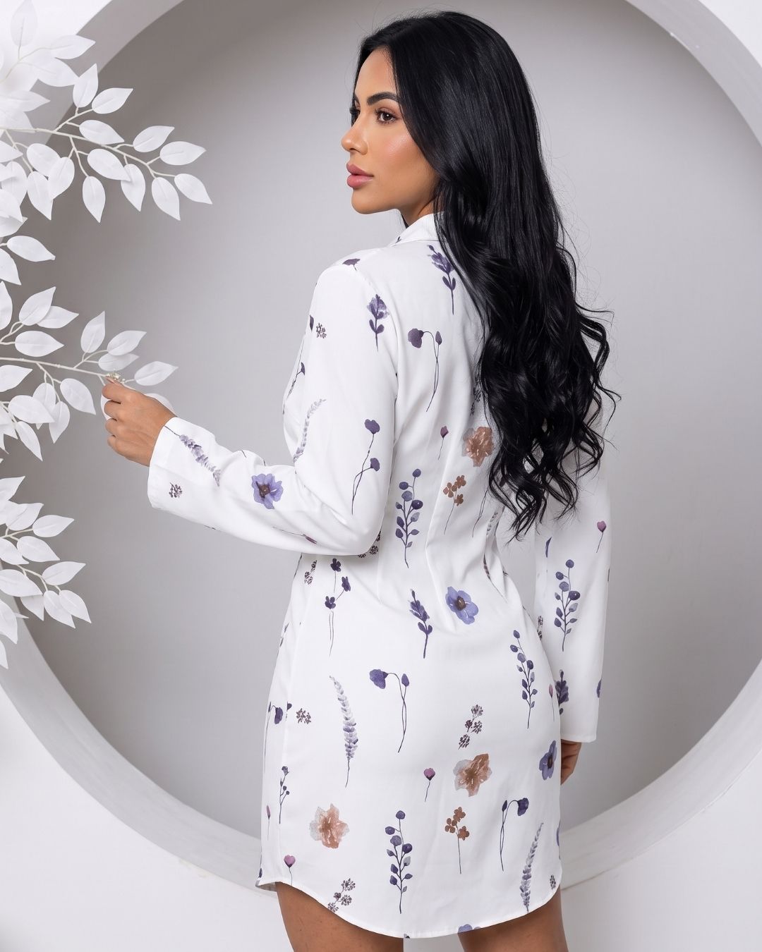 Vestido Chemise Curto Floral Com Manga Longa E Botões