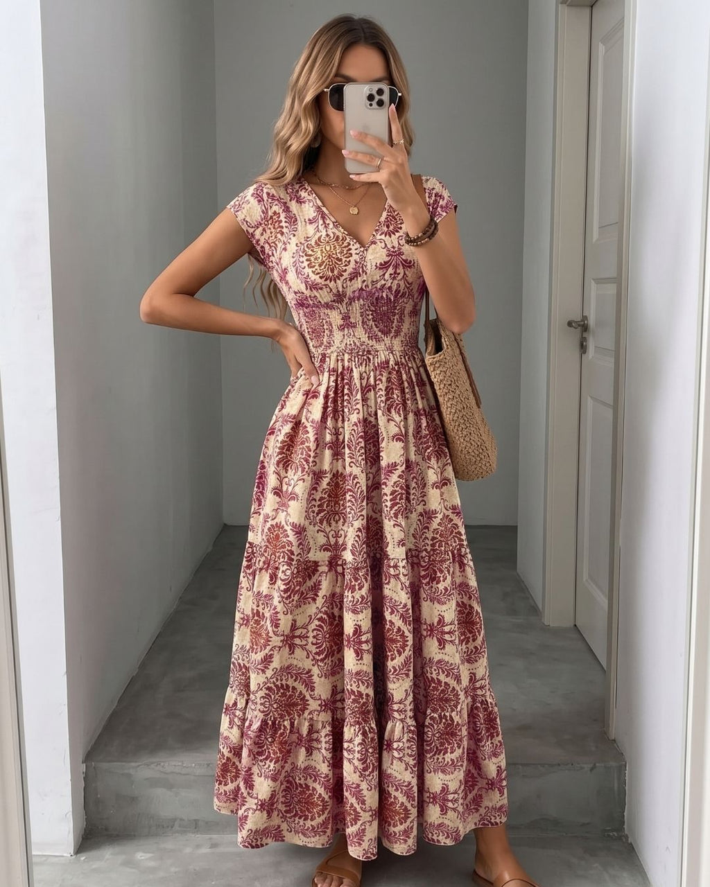 Vestido Longo Estampado Com Decote V E Cintura Marcada