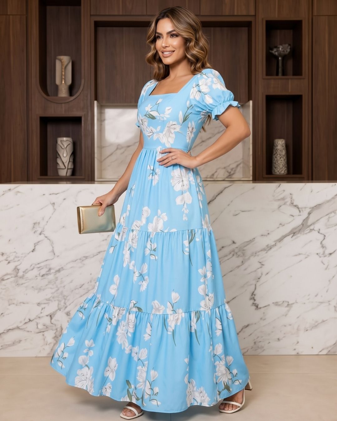 Vestido Longo Floral Com Decote Quadrado E Saia Em Camadas