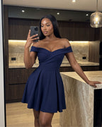 Vestido Curto Ombro A Ombro Com Decote Transpassado