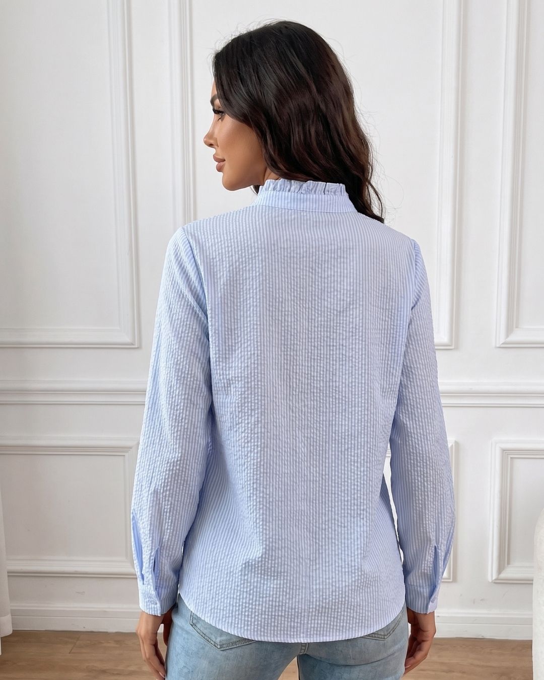 Camisa Feminina Com Babados Frontais E Manga Longa