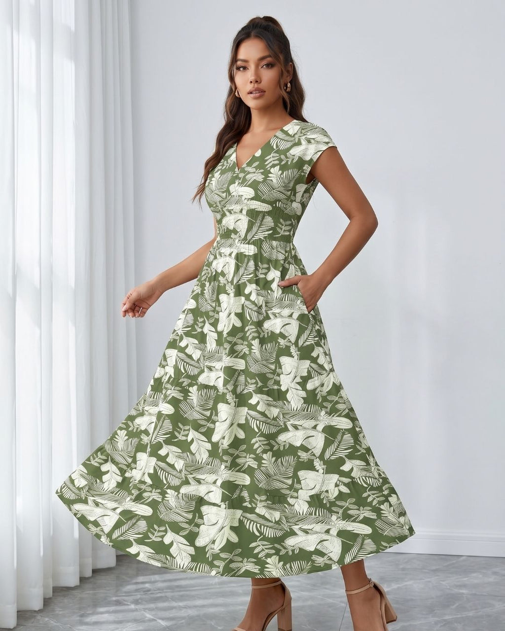 Vestido Longo Estampado Com Decote V E Saia Evasê