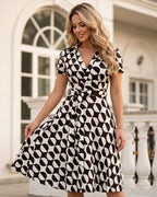 Vestido Midi Chemise Decote V Com Faixa E Bolsos Estampado