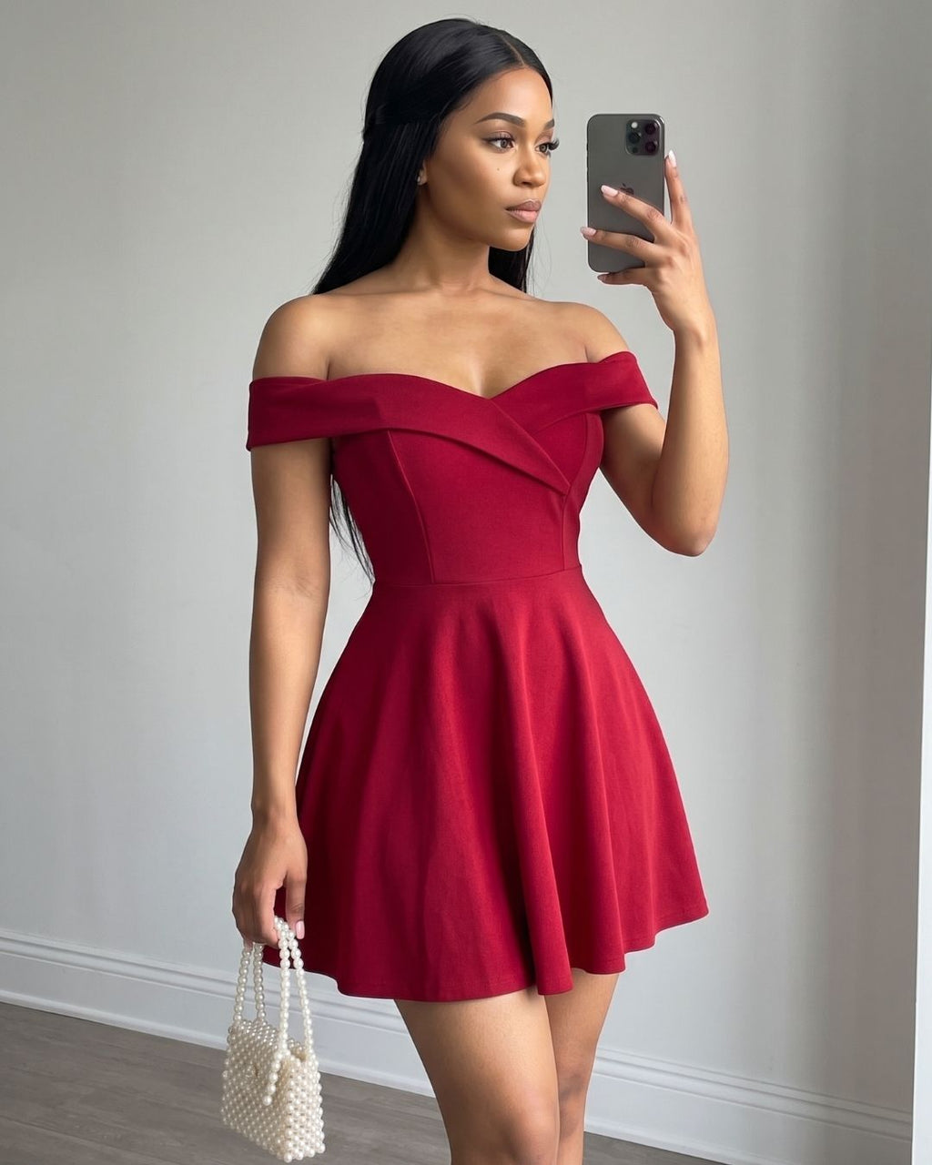 Vestido Curto Ombro A Ombro Com Decote Transpassado