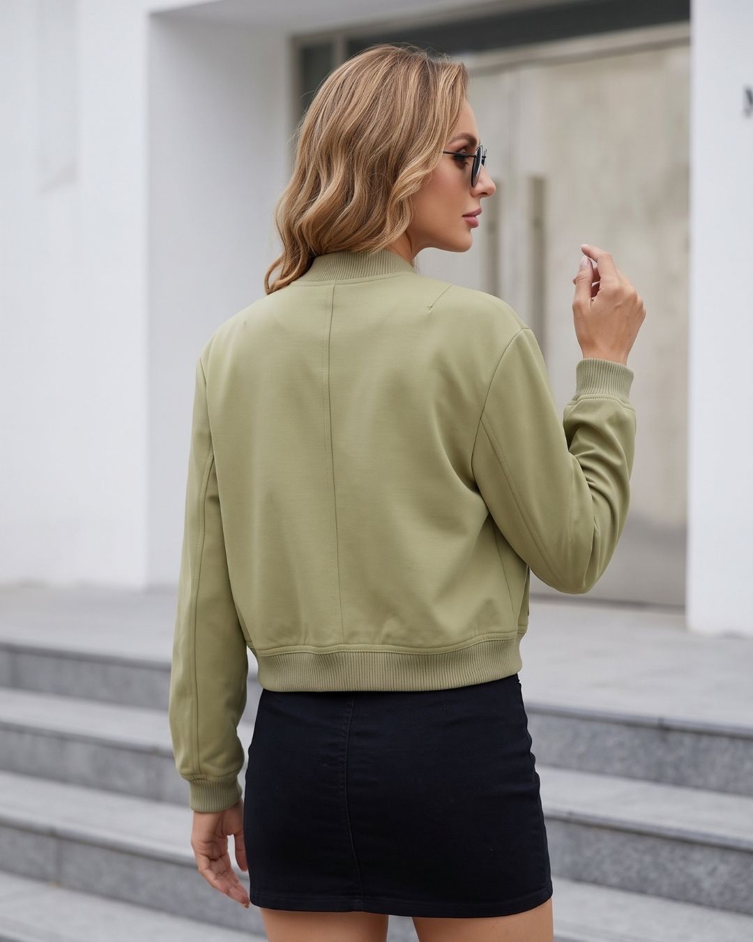 Jaqueta Bomber Cropped Com Bolsos Frontais Utilitária