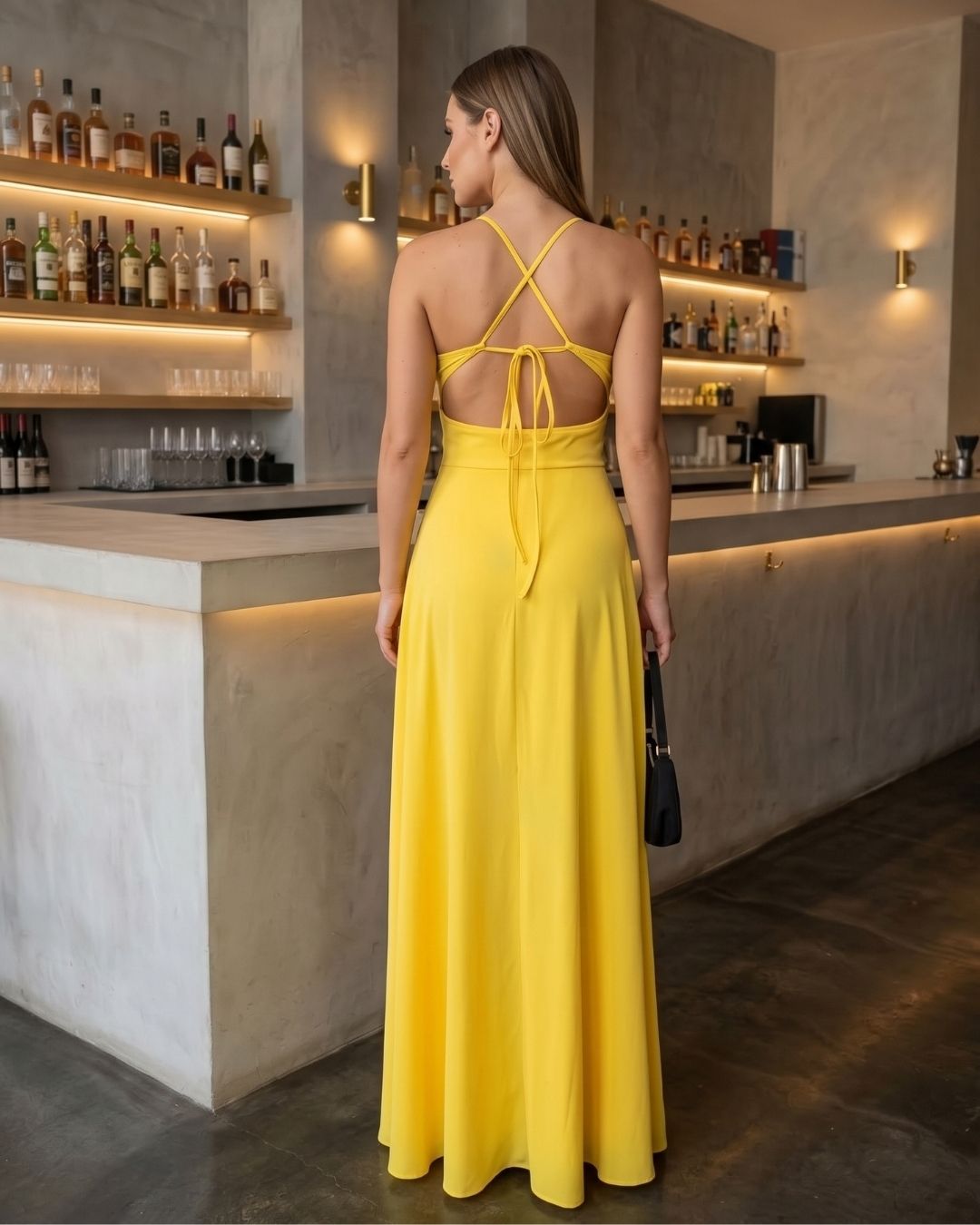 Vestido Longo Acetinado Com Alças Cruzadas E Fenda