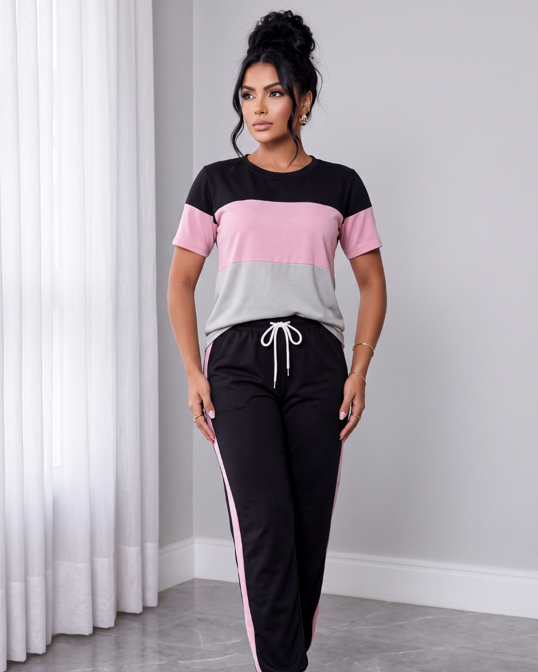 Conjunto Blusa Manga Curta E Calça Reta Com Faixa Lateral