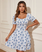 Vestido Curto Floral Com Manga Bufante E Saia Em Camadas
