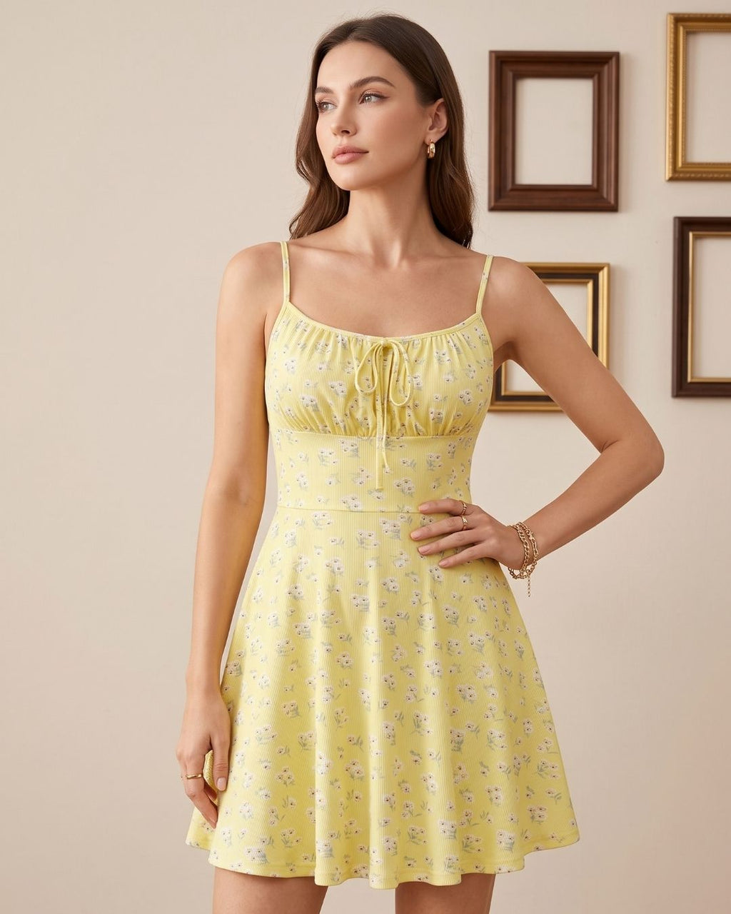 Vestido Curto Evasê Alça Fina Franzido Com Amarração Floral