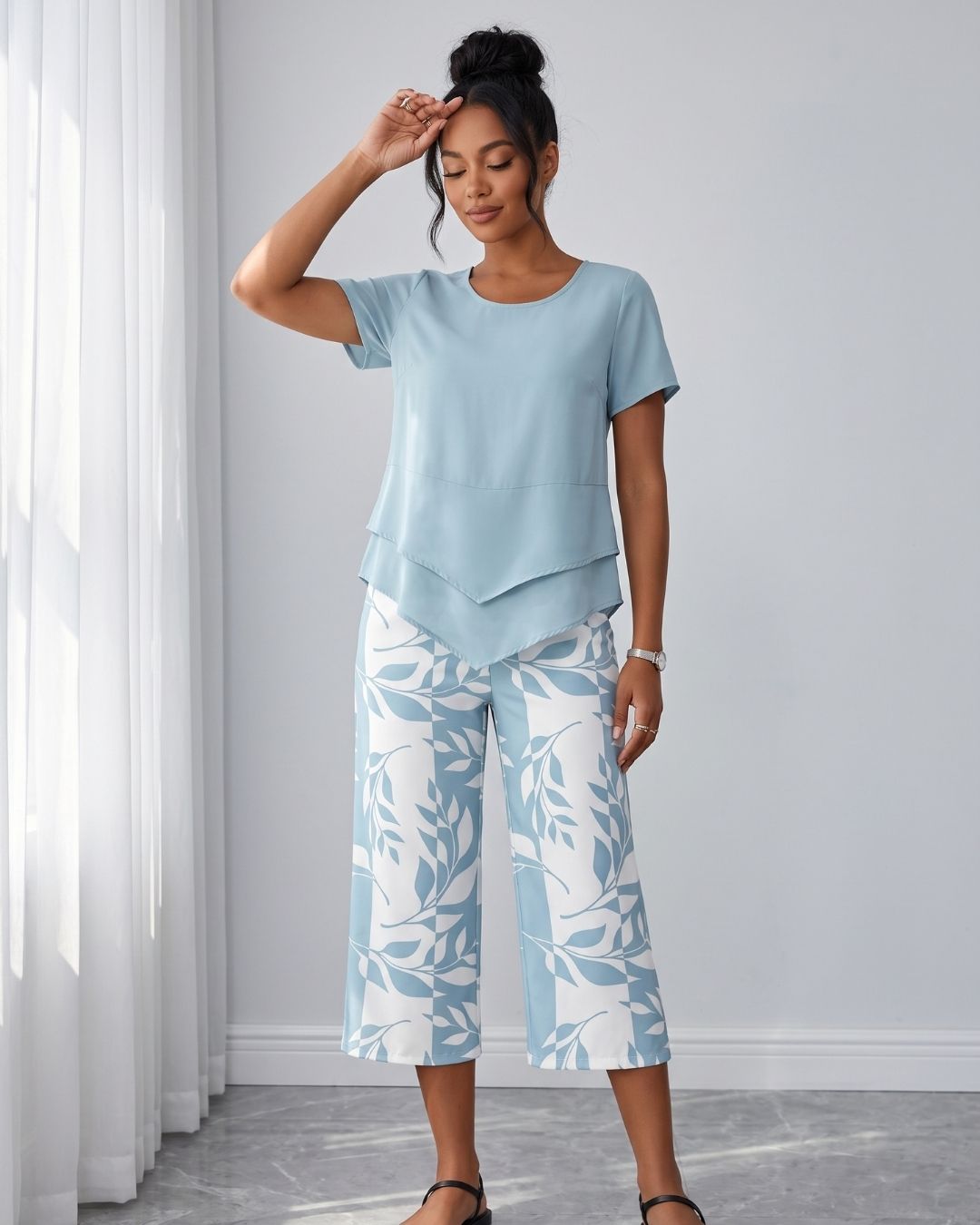 Conjunto Blusa Manga Curta E Calça Pantacourt Estampada Casual