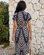 Vestido Midi Transpassado Estampa Geométrica Com Faixa