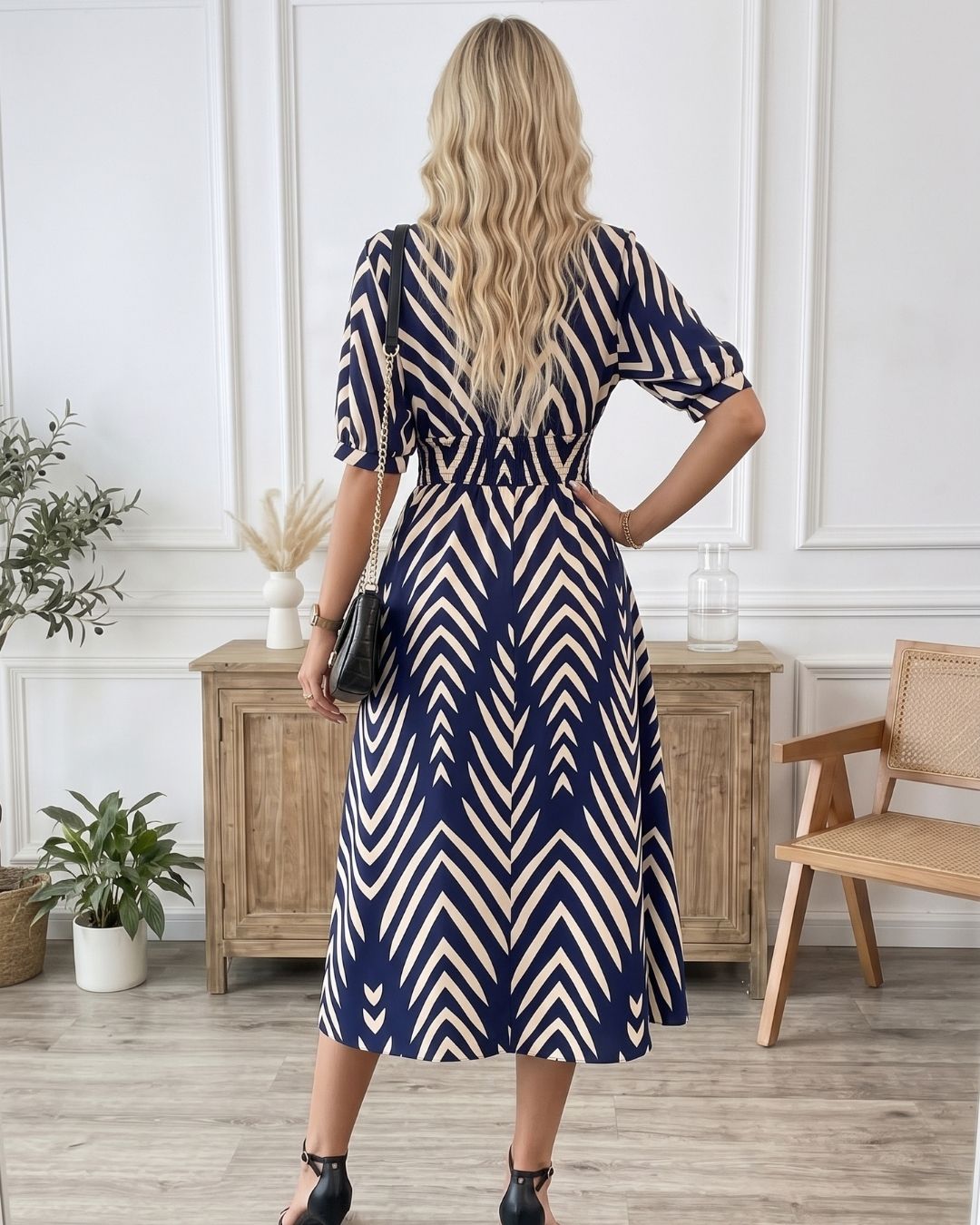 Vestido Midi Estampado Transpassado Com Cintura Marcada