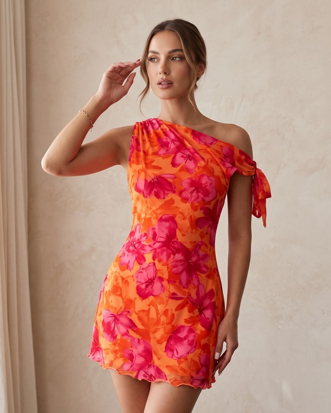 Vestido Curto Justo Ombro Único Drapeado Com Estampa Floral