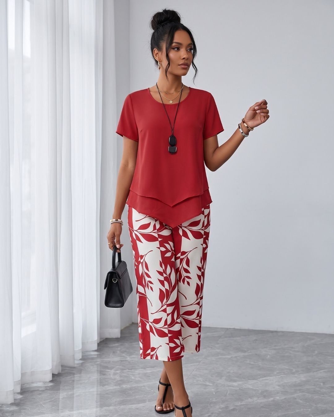 Conjunto Blusa Manga Curta E Calça Pantacourt Estampada Casual