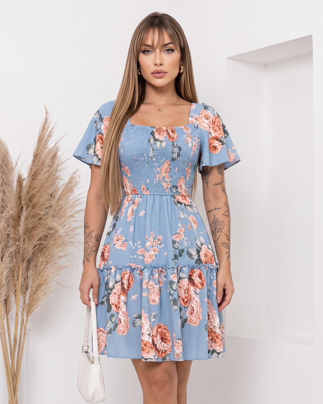 Vestido Curto Floral Com Lastex E Manga Fluida
