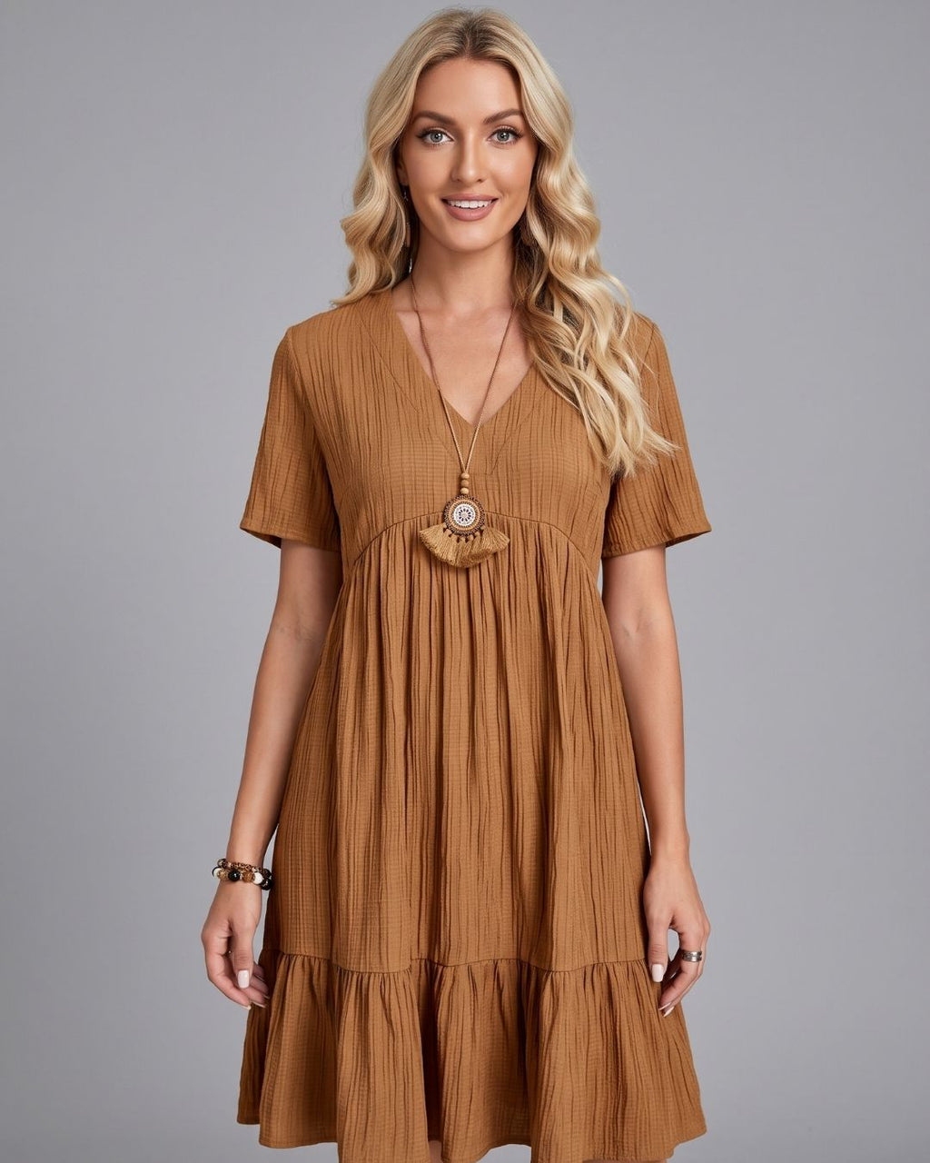Vestido Curto Soltinho Com Decote V E Babado Na Barra