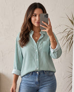 Camisa Feminina Listrada Com Botões E Bolso Frontal