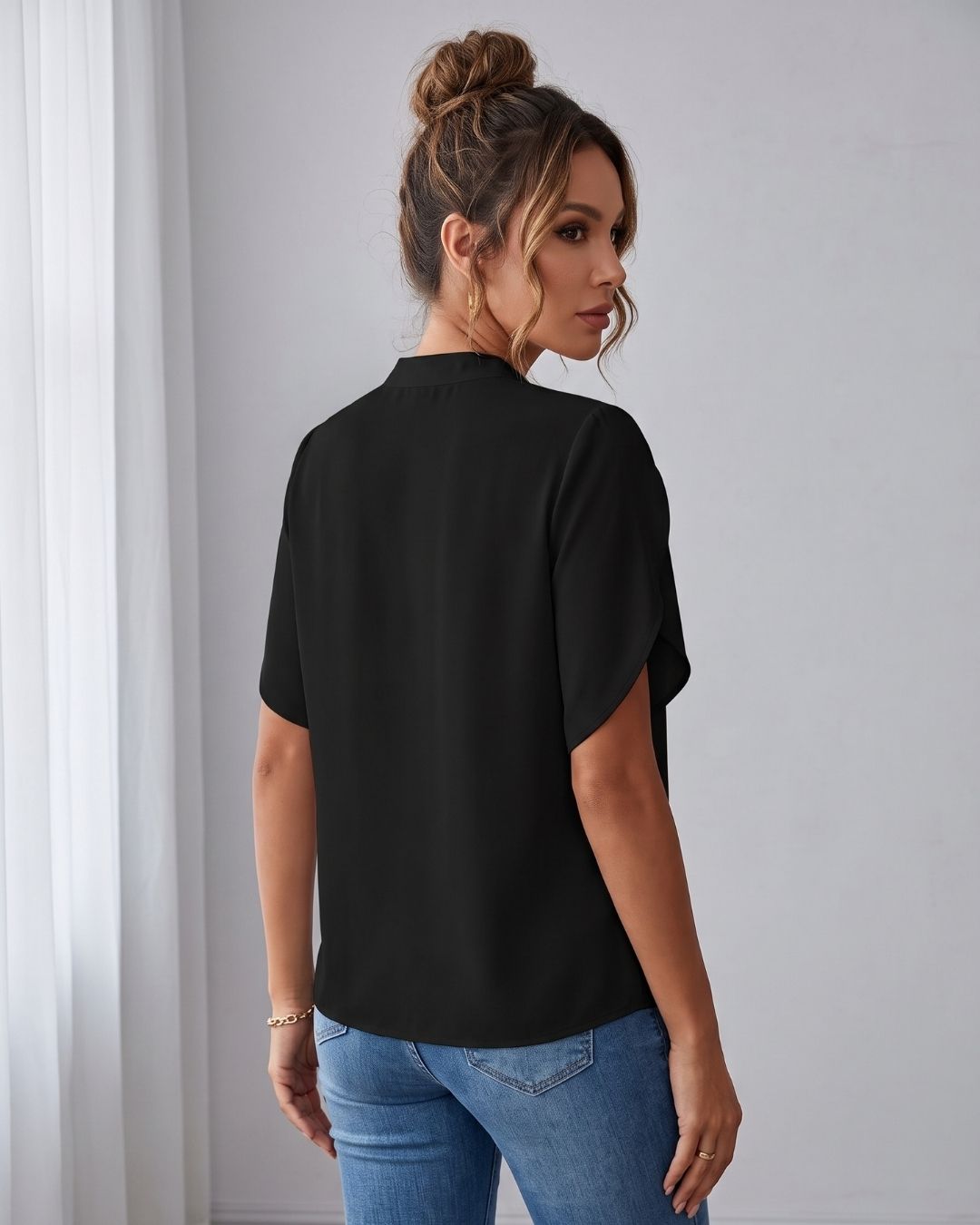 Blusa Feminina Gola V Com Manga Curta Fluida Elegante