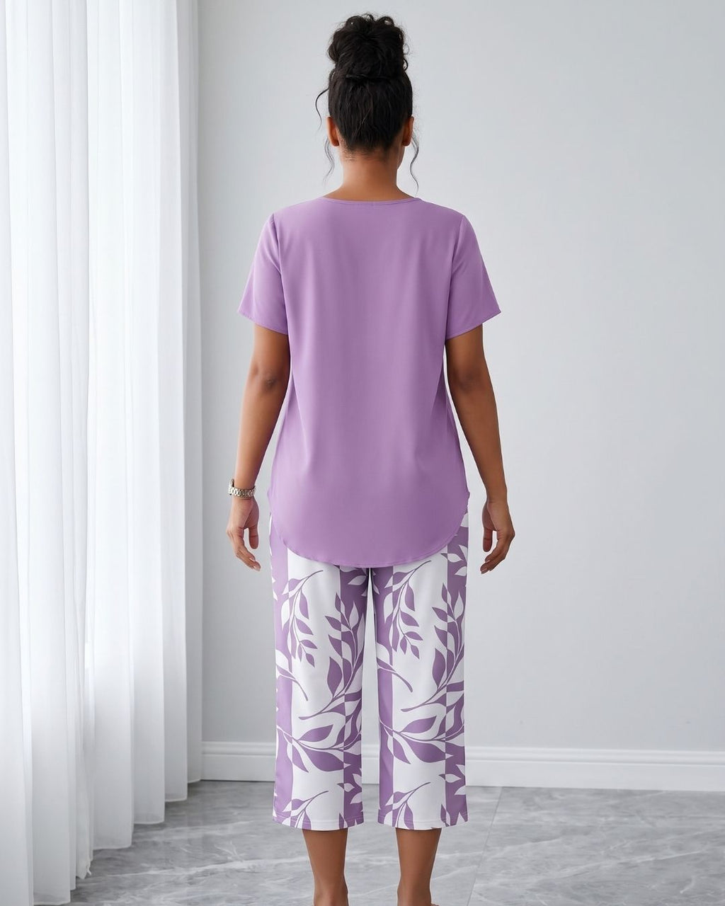 Conjunto Blusa Manga Curta E Calça Pantacourt Estampada Casual
