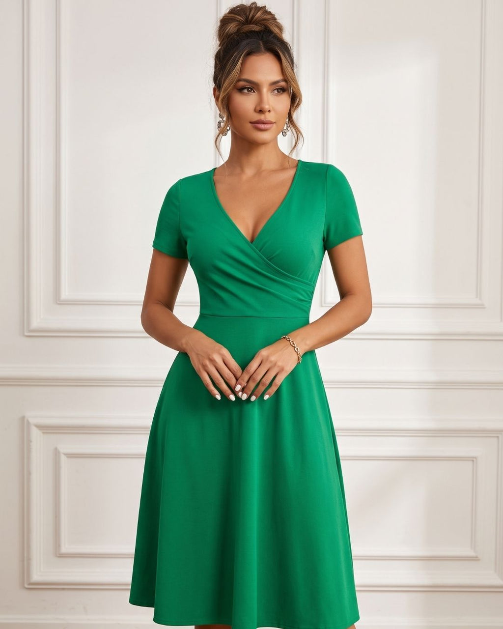 Vestido Midi Rodado Com Decote V E Cintura Marcada