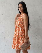 Vestido Curto Evasê Decote V Sem Manga Estampado Floral