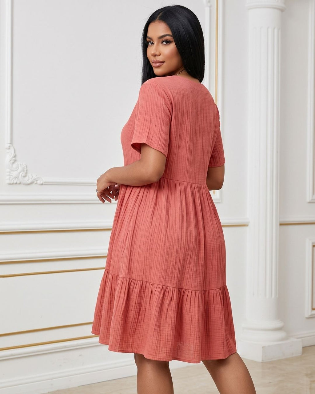 Vestido Curto Soltinho Com Decote V E Babado Na Barra