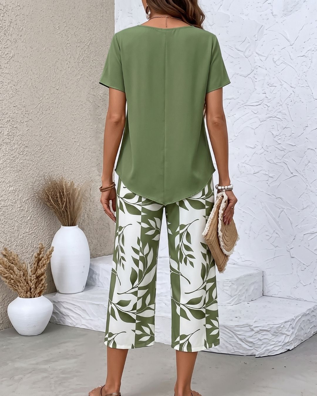 Conjunto Blusa Manga Curta E Calça Pantacourt Estampada Casual