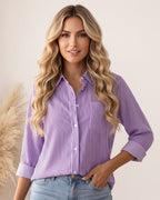Camisa Feminina Listrada Com Botões E Bolso Frontal